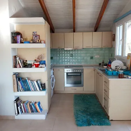 80 Sq.m. Sunny Top Floor Entire Apartment Limin Litochorou