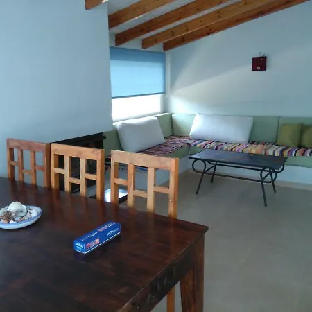 80 Sq.m. Sunny Top Floor Entire Apartment Limin Litochorou
